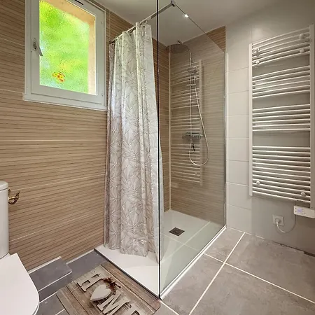 La Petite Maison Au Grand Parc Casa de Férias